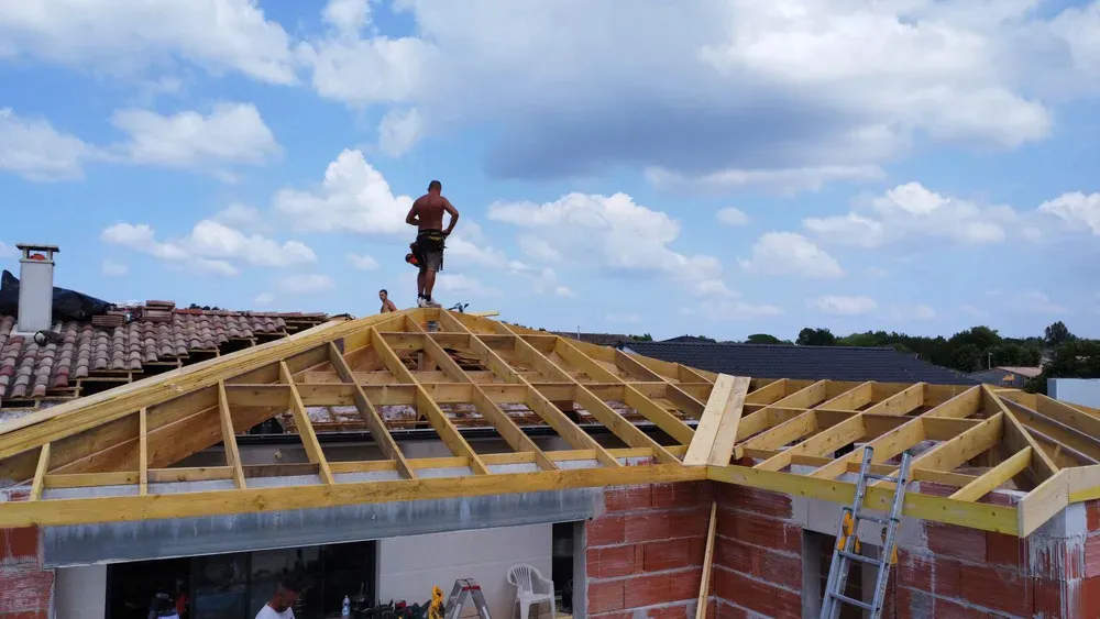 Toiture et autres travaux à Salaunes (1)webp